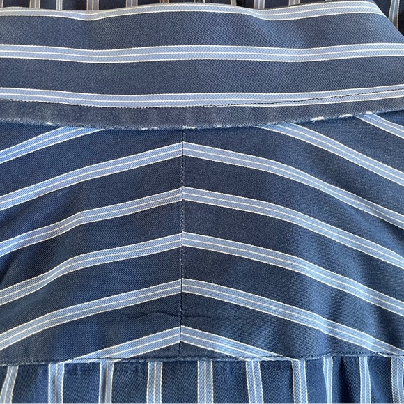Thomas Pink 100% Cotton Dark Blue & White Striped Button Down. Size 17 1/2 - 37 - Picture 9 of 12